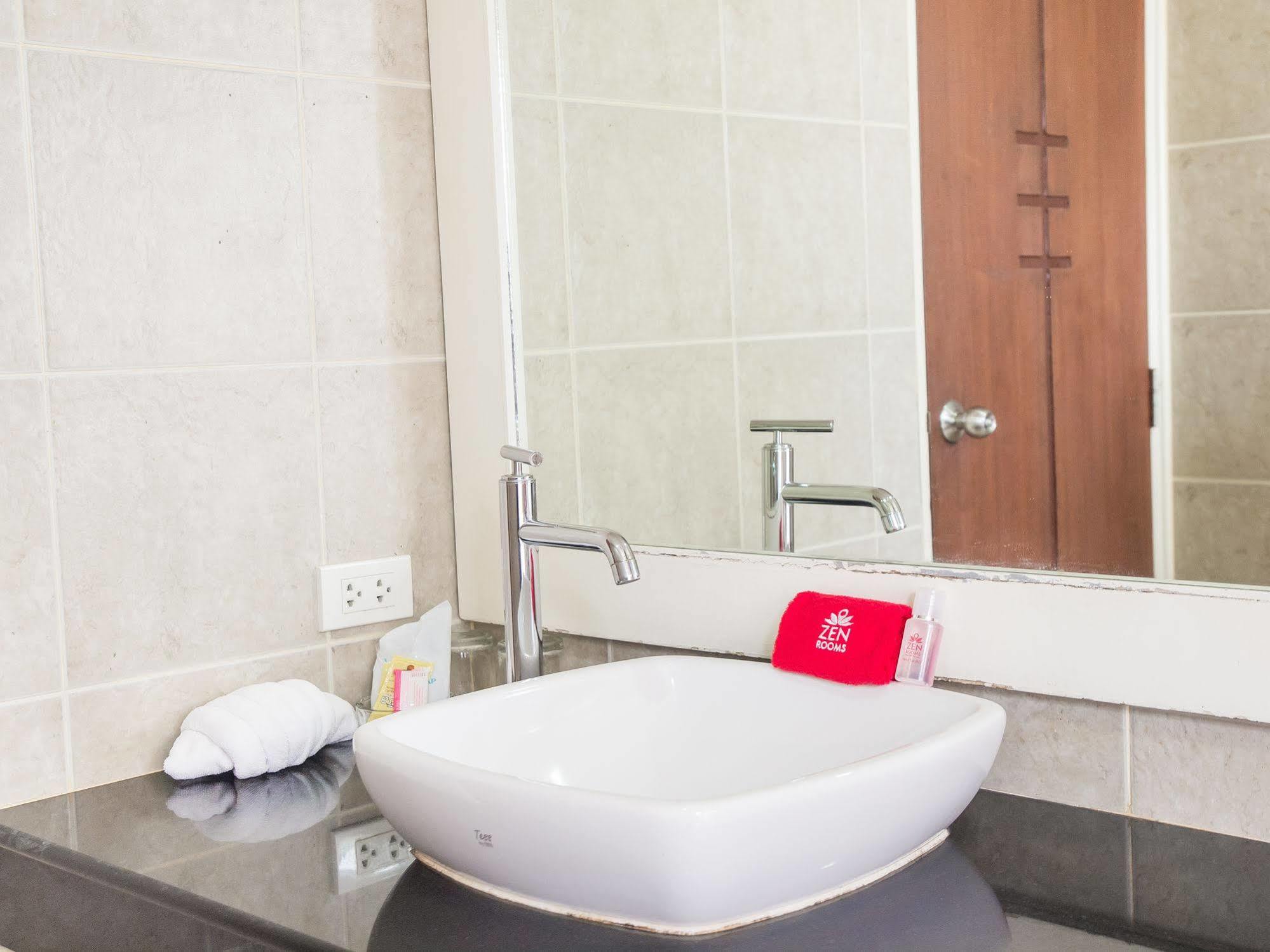Zen Rooms Chaofa East Road Rawai Экстерьер фото